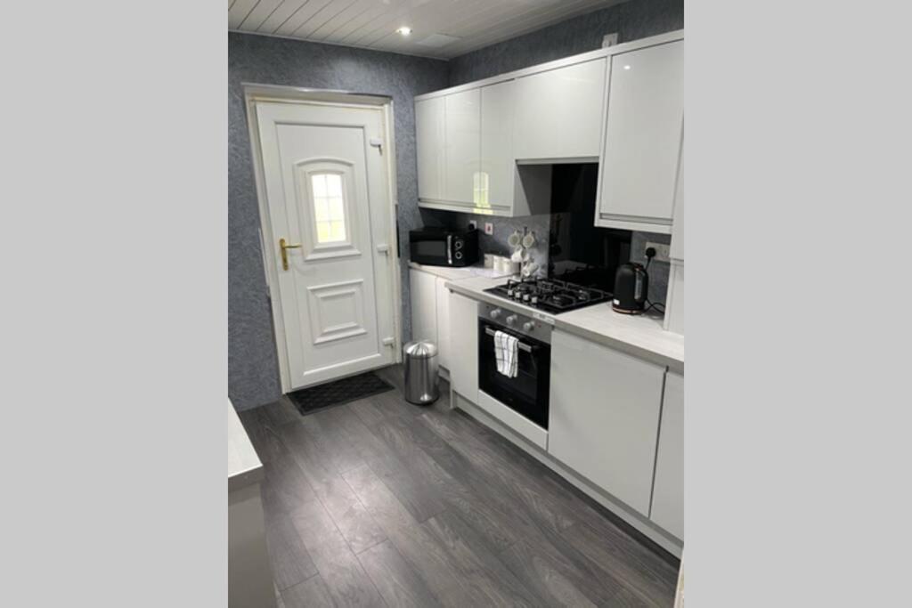 Beautiful Two Bedroom Flat By The Loch Balloch Extérieur photo