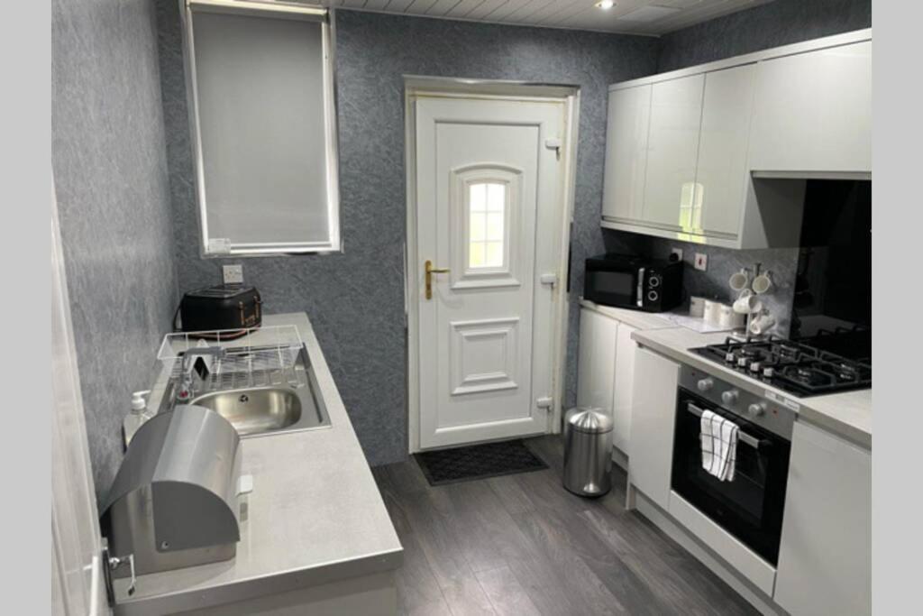 Beautiful Two Bedroom Flat By The Loch Balloch Extérieur photo